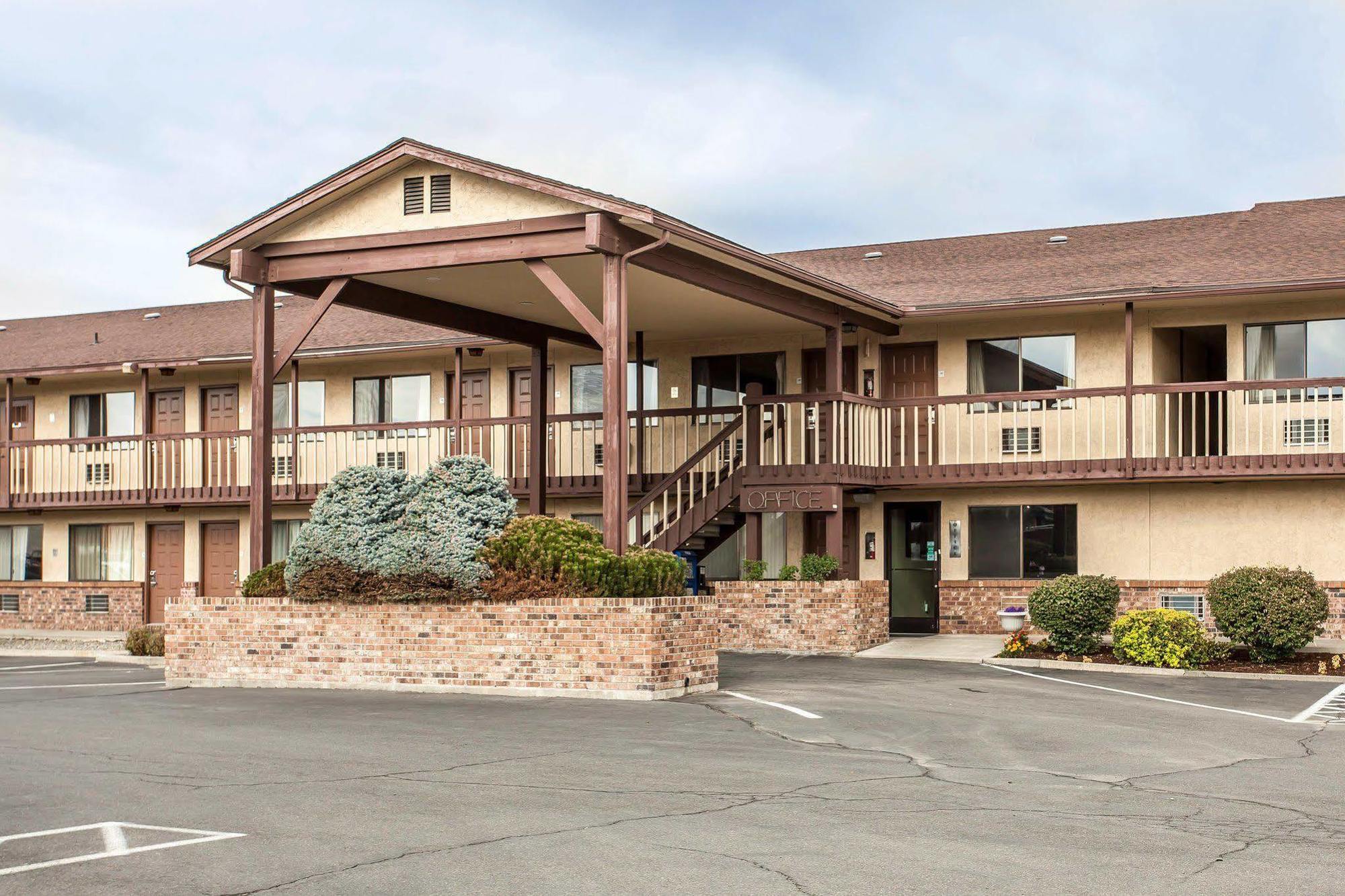 Econo Lodge Ellensburg Near University Exteriér fotografie